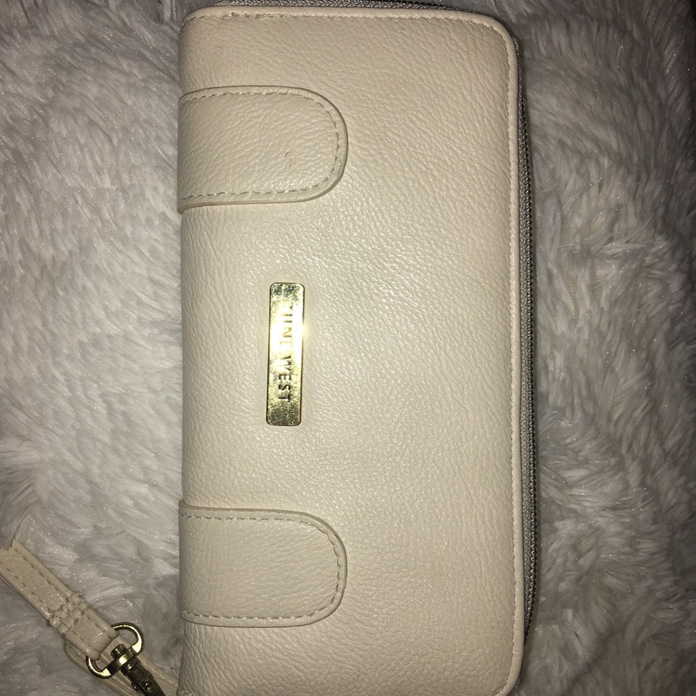 Nine West wallet
